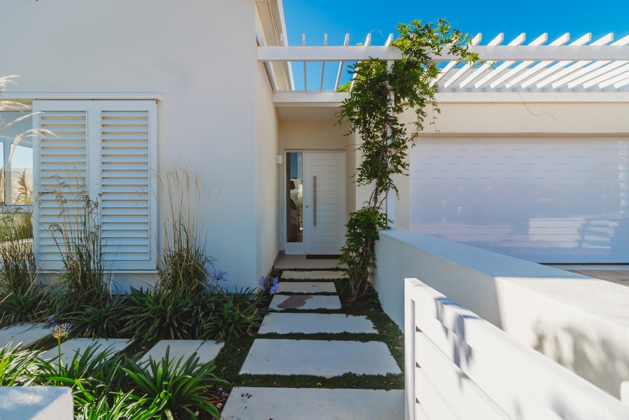 3 Bedroom Property for Sale in Kraaibosch Western Cape